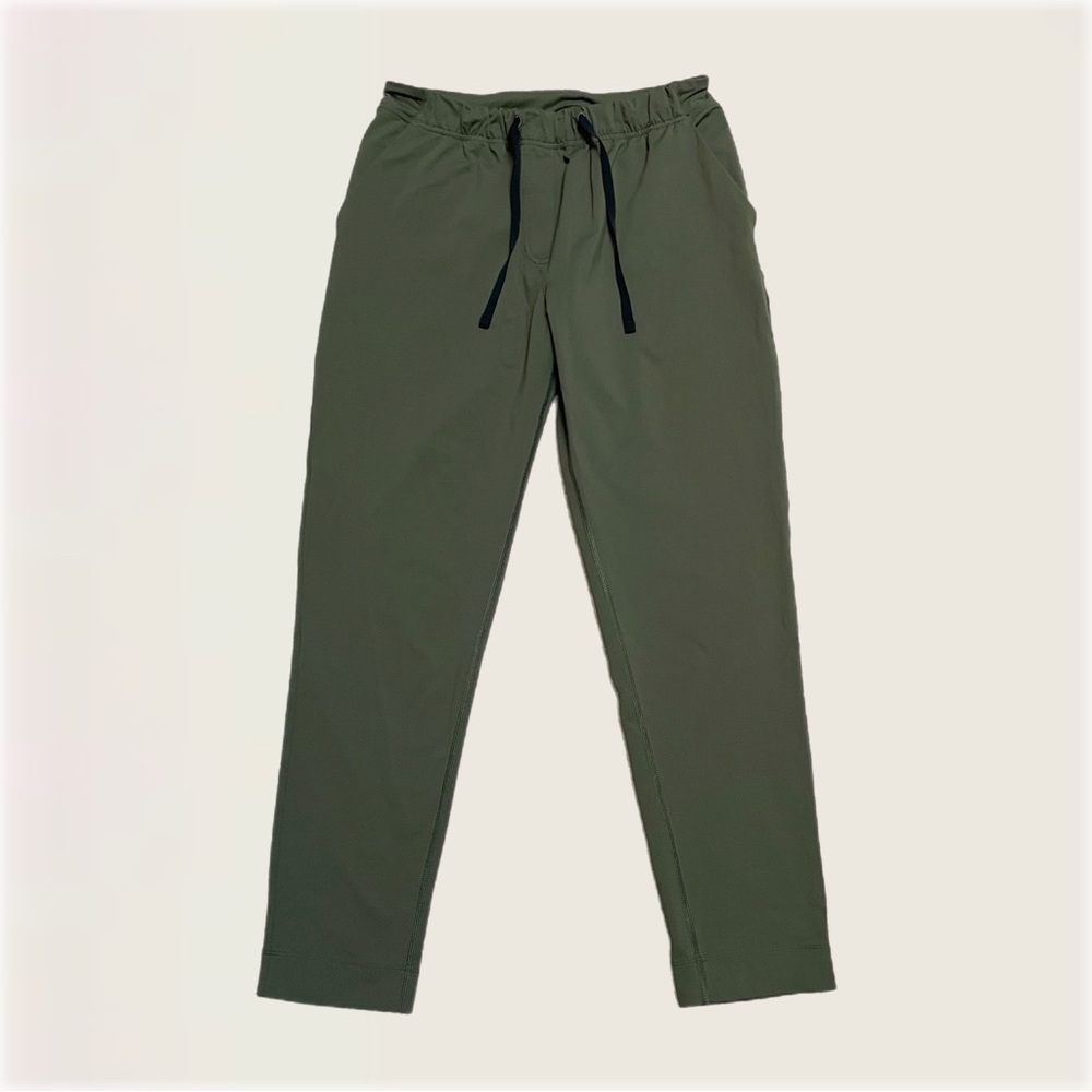 Lululemon olive green hiking joggers size 4
